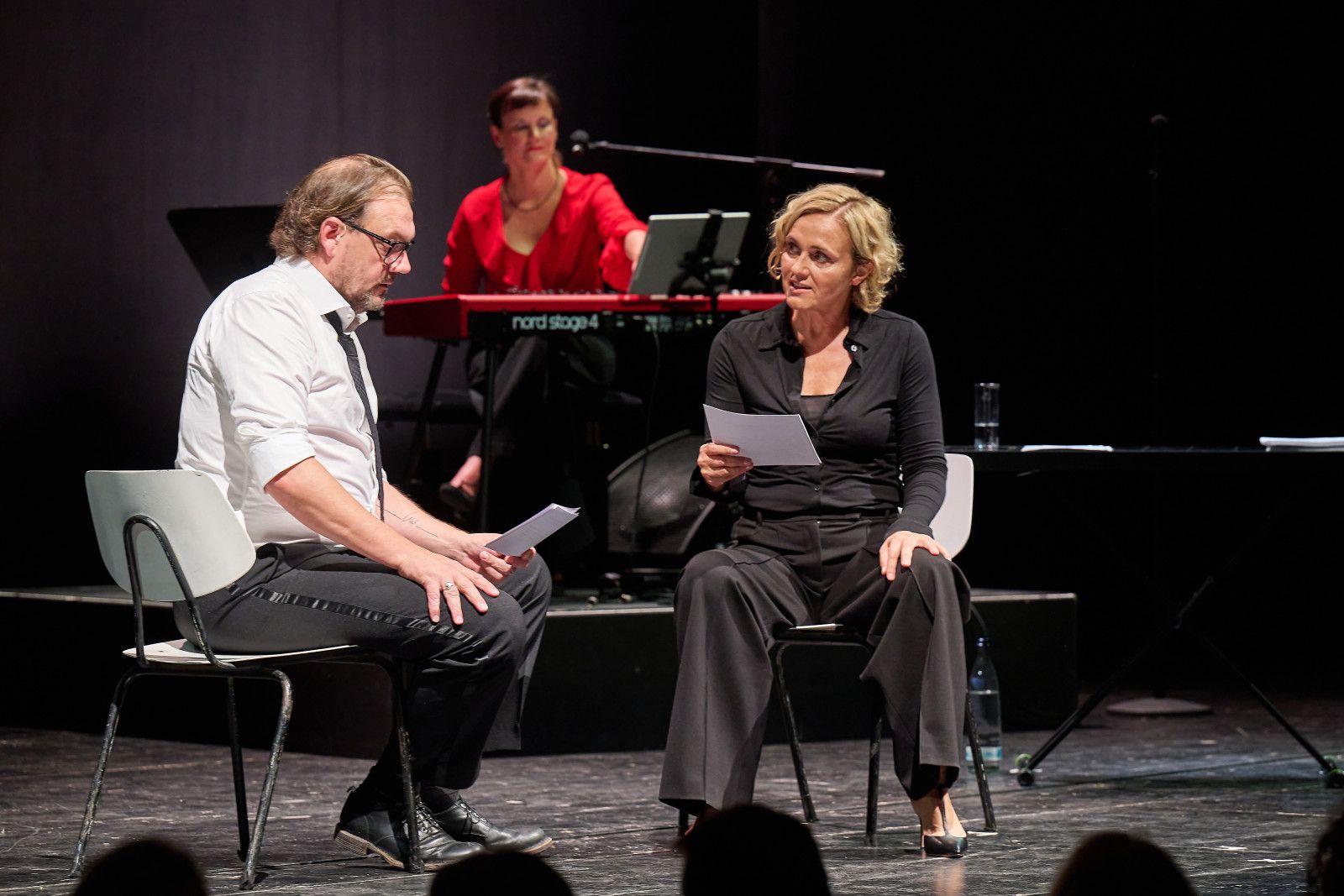 Herbstlese-Extra: Uwe Johnson - „Jahrestage“. Mit Charly Hübner, Caren Miosga & Ninon Gloger