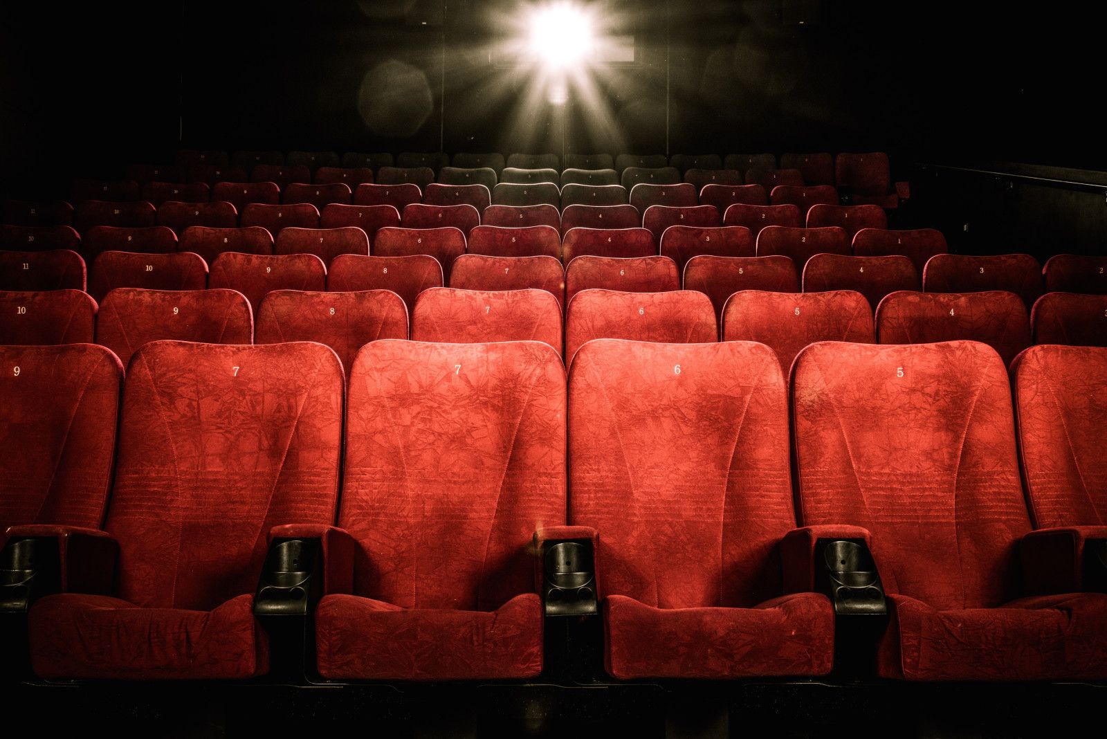 Kino im Salon | Erlesene Filme: Mittagsstunde