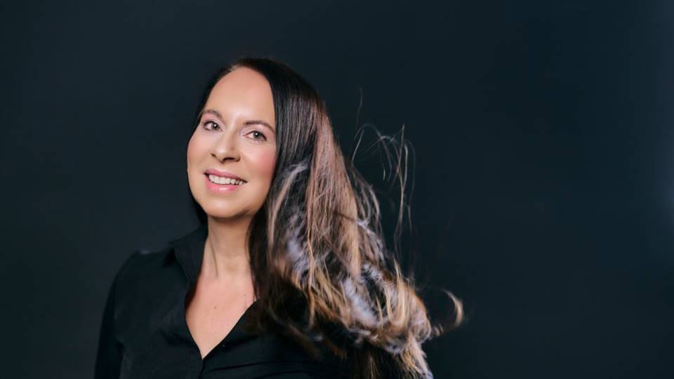 ISABELLA STRAUB UND EINE LESUNG MIT VIEL SCHMÄH Thumbnail