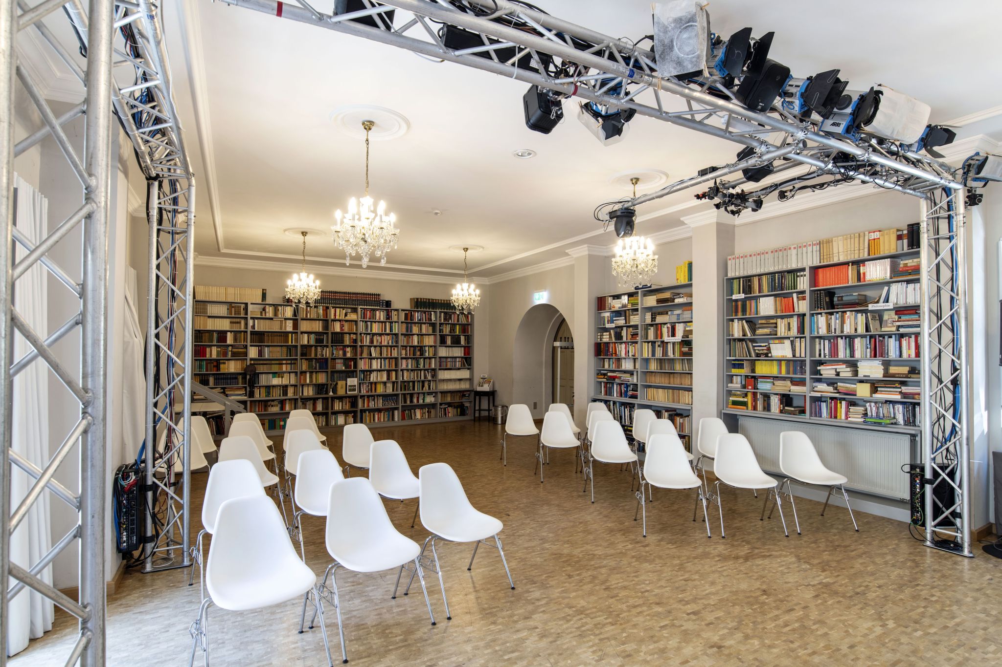 Das Buchasyl im Bürgersaal im Kultur: Haus Dacheröden (Quelle: Lutz Edelhoff)