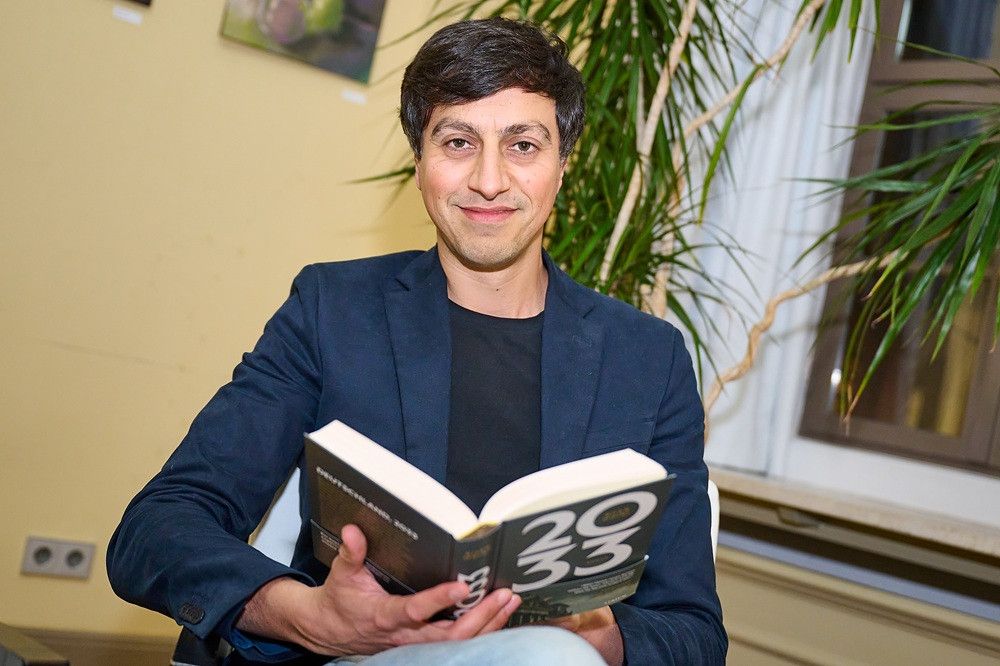 Bijan Moini: 2033