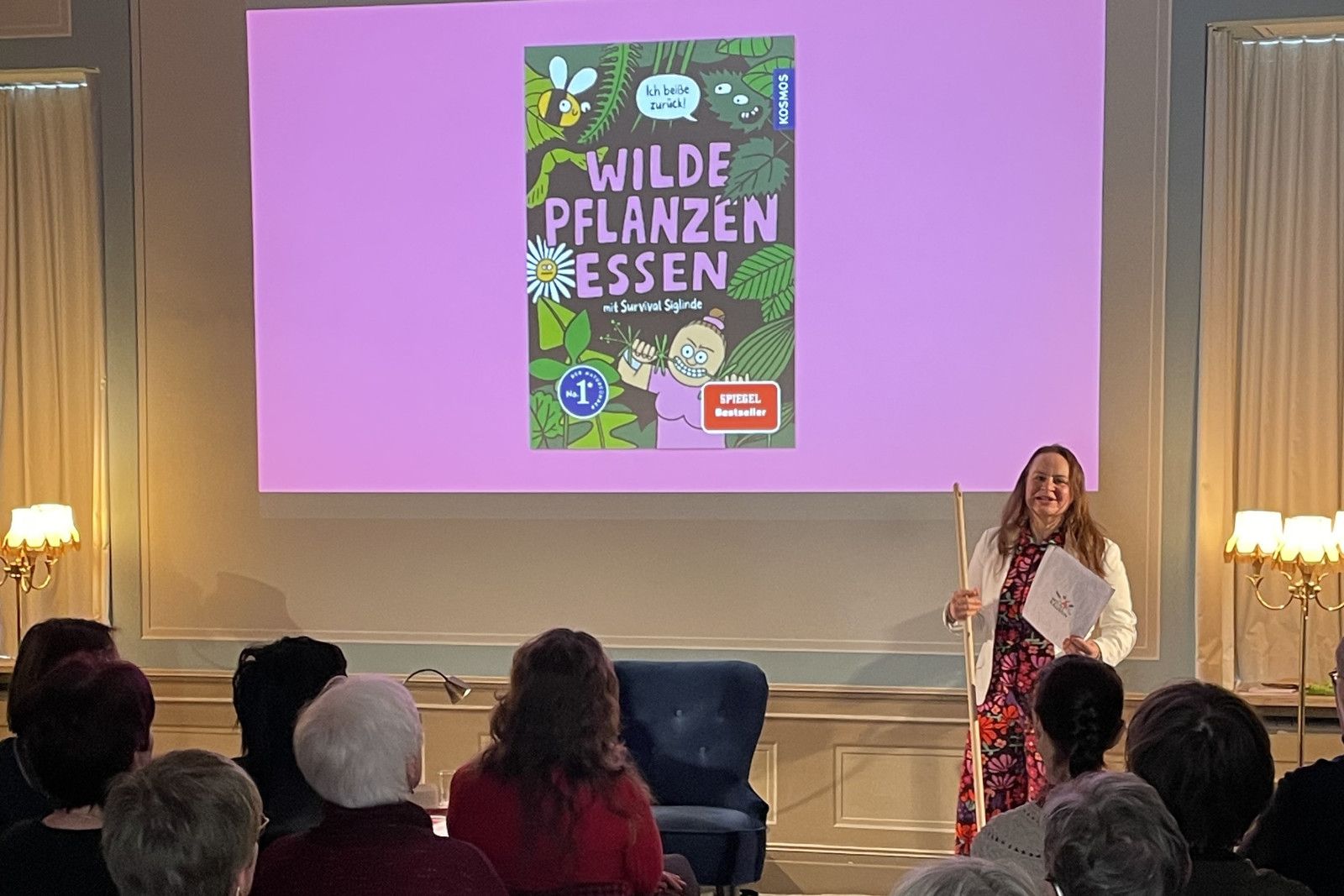 Christine Rauch und Ernestine Donnerberg: Wilde Pflanzen essen mit Survival Siglinde