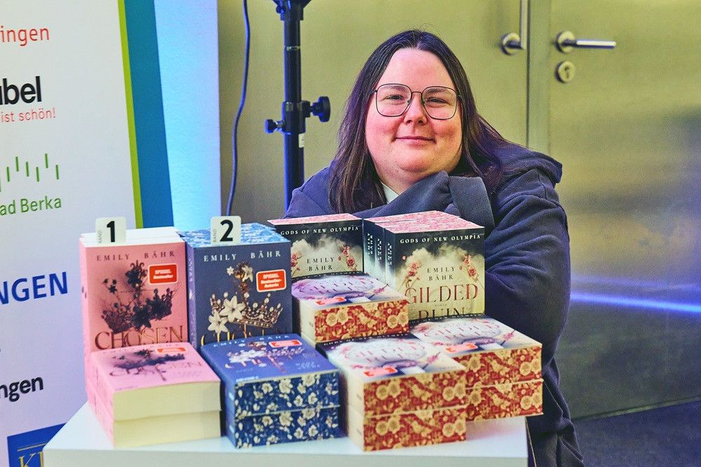 Emily Bähr: Gilded Ruin - Gods of New Olympia