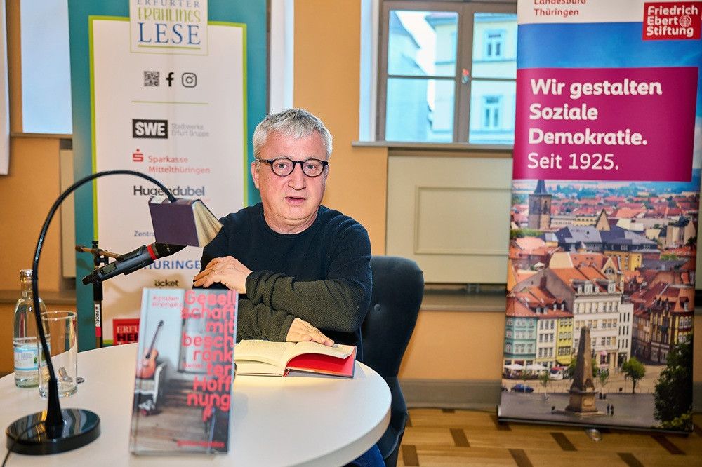 Karsten Krampitz: Gesellschaft mit beschränkter Hoffnung