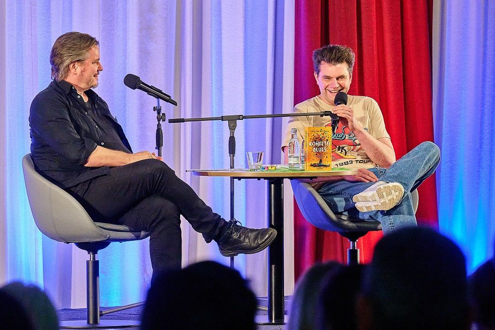 Lutz van der Horst: Konfetti-Blues. Ein Liebes-Roman