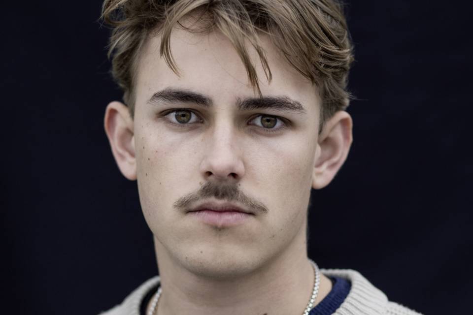 Nelio Biedermann: Lázár Thumbnail