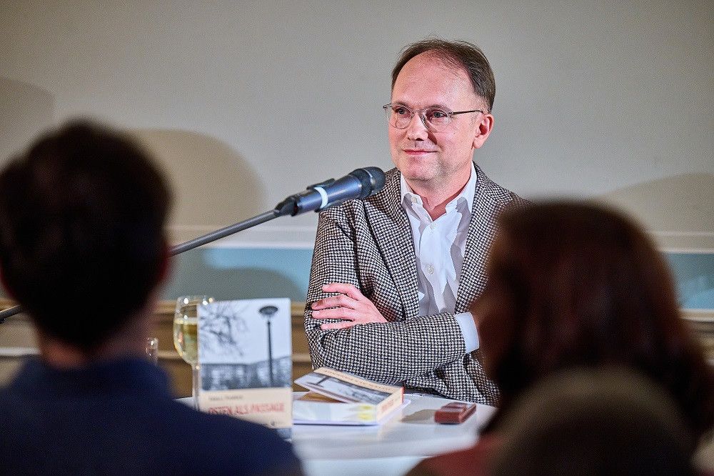 Tobias J. Knoblich: Osten als Passage. Essays