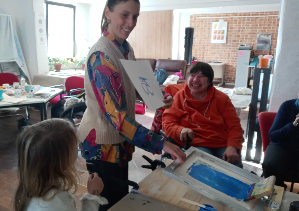 Kreative Arbeit macht stolz! Workshop zum Thema Collage Thumbnail